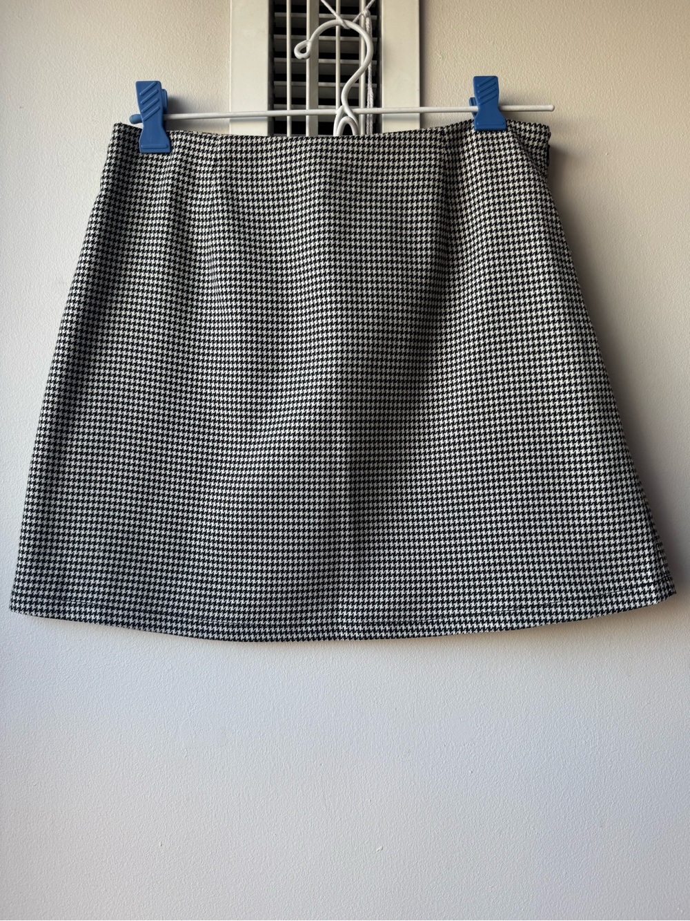 Classic Houndstooth A-Line Mini Skirt